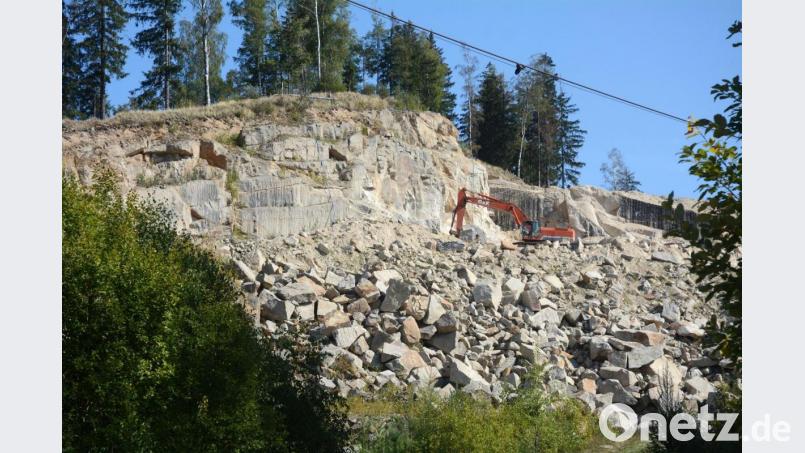 Der Granitabbau des zum ehemaligen KZ Flossenbürg gehörenden Steinbruchs am Wurmstein soll 2024 beendet werden. Bild: Gabi Schönberger
