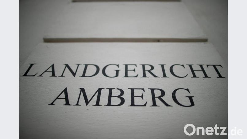 Ein Tankstellenräuber hat vom Richter des Amberger Landgerichts überraschende Milde erfahren. Archivbild: Daniel Karmann
