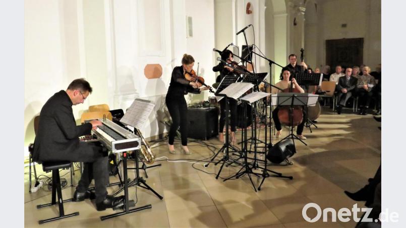 &quot;Strings on Fire&quot; ist ein großartiges Ensemble, das eigenwillige Wege erfolgreich beschreitet. Mit seinem Programm &quot;Jazz oder Nie&quot; begeisterte es das Publikum in Waldsassen. Bild: ubb