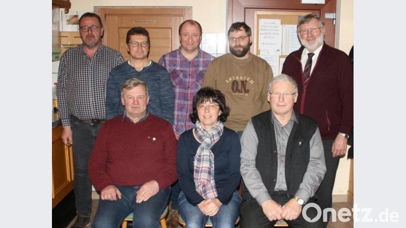 Langjährige Mitglieder wurden bei der Jahresversammlung des SV Griesbach geehrt. Im Bild (hinten von links): Vorsitzender Berthold Riedl, Günter Pompl (25 Jahre), Gerald Leiss (25), Manuel Schneider (25) und Bürgermeister Josef Schmidkonz sowie (vorne von links) Konrad Haberkorn (50), Sabine Siegert (Ehrenmitglied) und Siegfried Scharnagl (50). Bild: ws