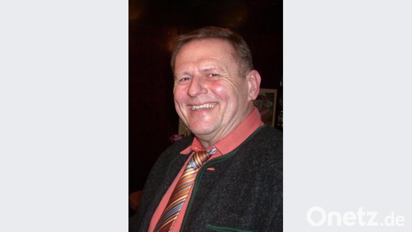 Gut Lachen hat Vorsitzender Klaus Schmidt. Denn der Imkerverein erfreut sich immer mehr Beliebtheit. Bild: njn