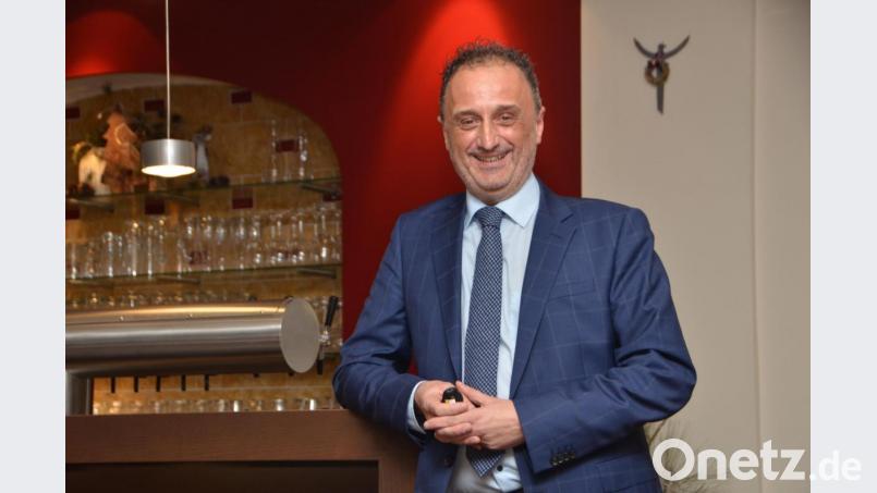 Bürgermeisterkandidat Martin Gleixner stellte im Gasthof &quot;Drei Lilien&quot; seine Ziele und das Programm der Freien Wähler vor. Bild: dob