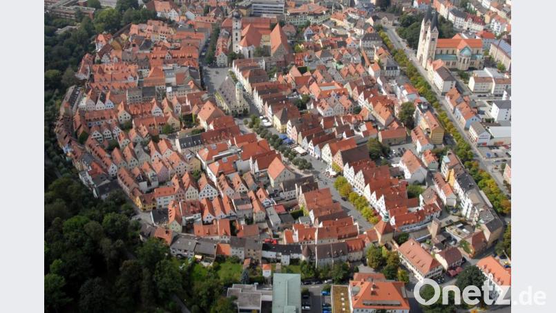 Weiden soll nicht nur wieder einen Stadtheimatpfleger, sondern auch einen &quot;Altstadtkümmerer&quot; erhalten, der sich speziell um die Sorgen und Nöte in der Weidener Innenstadt annimmt. Luftbild: Michael Ascherl [Michael Ascherl] (<a href=