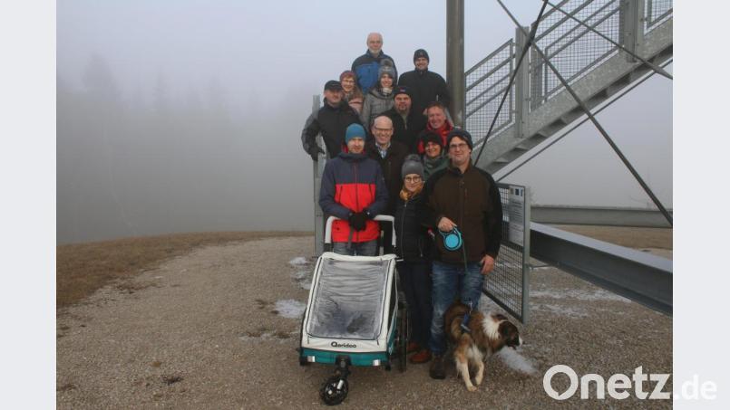 Der Nebel verhindert den Genuss des schönen Rundumblicks am Aussichtsturm. Interessant und aufregend ist die Strecke dafür allemal. Bild: sne