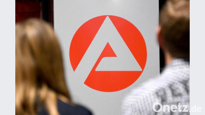 Wer eine Ausbildung machen will, aber nur Absagen auf seine Bewerbung erhält, kann sich an die Berufsberatung der Agentur für Arbeit wenden. Bild: Carsten Rehder/dpa/dpa-tmn