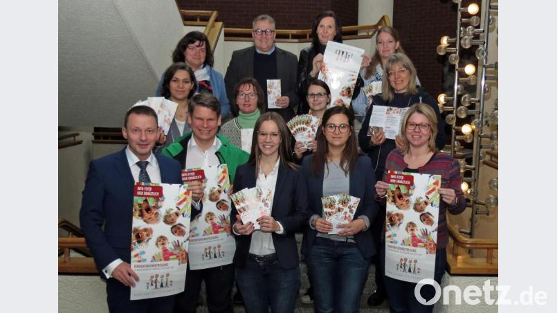 Die Bündnisse für Familien in Weiden und dem Landkreis Neustadt/WN bieten mit professionellen Organisatoren abwechslungsreiche Kinderferienbetreuung an. Plakate und Flyer in Kommunen, Kindergärten und Grundschulen weisen auf Kontakte hin. Bild: Dobmeier