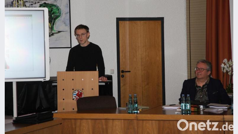 Daniel Völkl (links) hob hervor: „Noch ist das Kontrollsystem keine Pflicht.“ Von der Notwendigkeit aber sei er voll überzeugt. Bild: wro