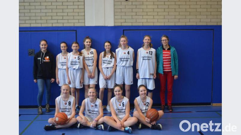 Die siegreiche Mädchenmannschaft. Bild: exb