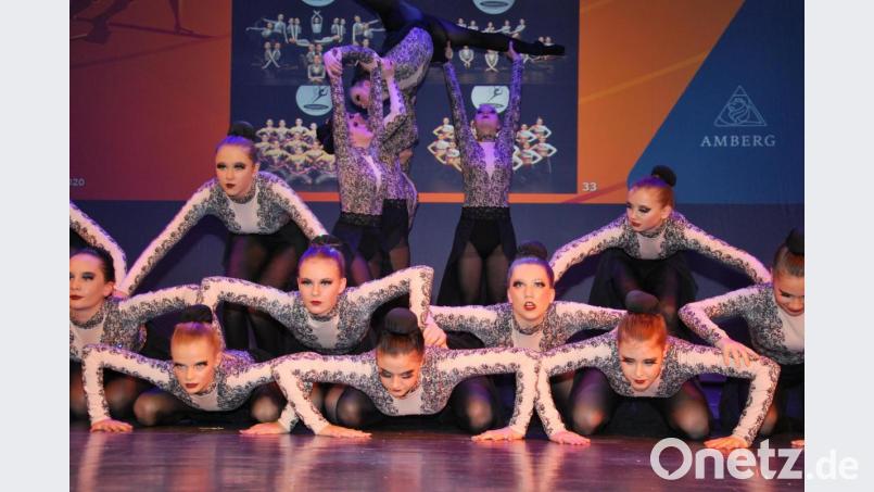 Die &quot;Pepper Puppets&quot; des TSC Ottobrunn mit dem Auftritt &quot;Modern&quot; Bild: gsp