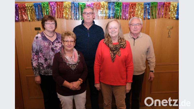 Sie sind die besten Rommé-Spieler (von links): Maria Frohmann, Margot Landgraf (Rommé-Sprecherin), Thomas Hach (Pokalsieger Rommé), Gabriele Wiesneth und Bruno Frohmann (Clubmeister Rommé). Bild: usc