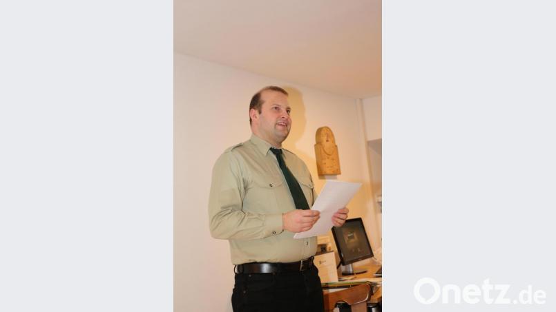 Schützenmeister Florian Traßl konnte von einem ereignisreichen Vereinsjahr berichten, das vom Umbau der Vereinsräume geprägt war. Bild: rpp