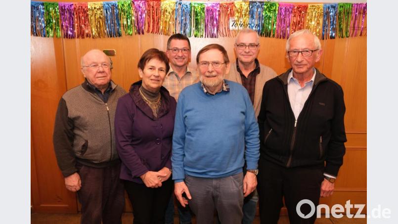 Die Club- und Pokalmeister im Skat (von links): Karl Biehler, Maria Sperber (Vorsitzende), Peter Stingl (Spielleiter), Dietmar Welz (Kassier), Jochen Bringmann (Pokalsieger) und Helmut Sperber (Clubmeister). Bild: usc
