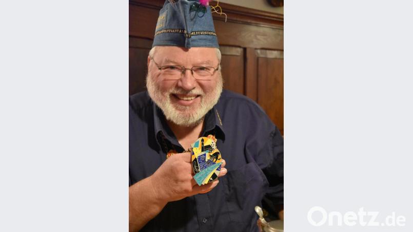 Zoiglprinz Bernhard Lang mit dem Orden 2020 des Vereins Neustädter Faschingszug. Bild: ui