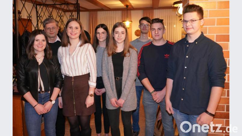 von links: Hannah Reil, Pfarrer Norbert Götz, Annelie Kraus, Elena Schönberger, Christina Götz, Tobias Sollfrank, Matthias Duric und Tobias Neuber. Bild: fvo