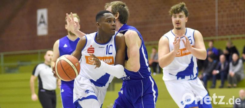 Kenneth Walters (Nummer 10) war mit 34 Punkten erfolgreichster Werfer der Hamm Baskets Weiden beim Sieg in Heroldsberg. Bild: btg