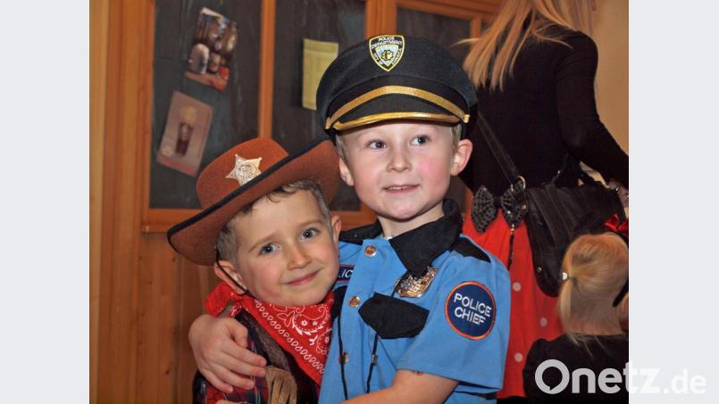 Sheriff und Polizei-Chef – die müssen sich doch gernhaben. Bild: sön
