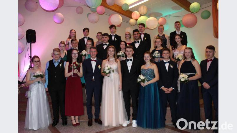 Für ihren Abschlussball werfen sich die jungen Leute richtig in Schale. Bild: cs