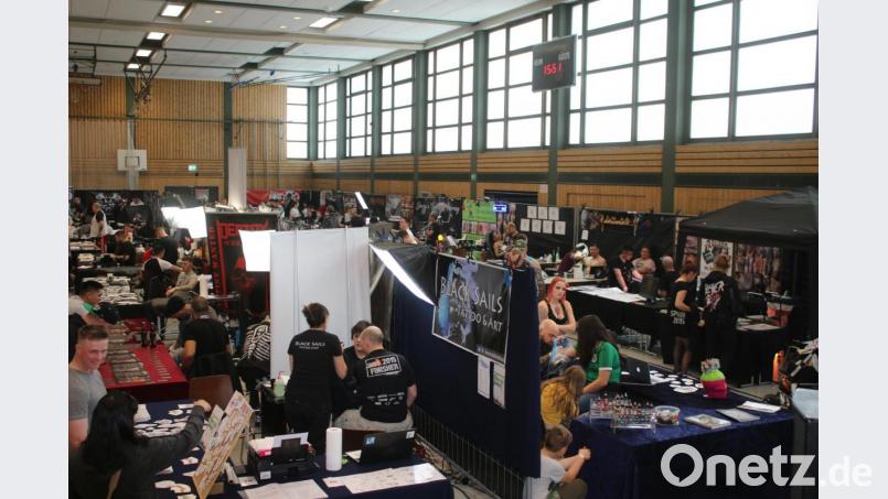 Die Tattoo-Expo in der Grafenwöhrer Stadthalle lockt stets zahlreiche Besucher an. Diesmal findet die Veranstaltung am Samstag und Sonntag, 29. Februar und 1. März, statt. Archivbild: sne