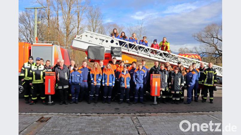 25 junge Feuerwehrleute nehmen an der Modularen Trupp-Ausbildung (MTA) in Hütten und Hannersgrün teil. Bild: jma
