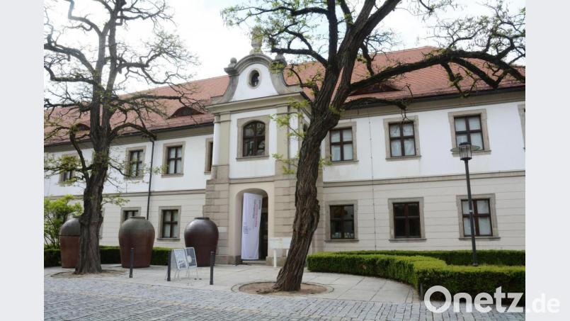 Mit 31000 Euro aus München soll der Außenauftritt des Keramikmuseums verbessert werden. Das wünscht sich Landtagsabgeordneter Stephan Oetzinger. Bild: Gabi Schönberger