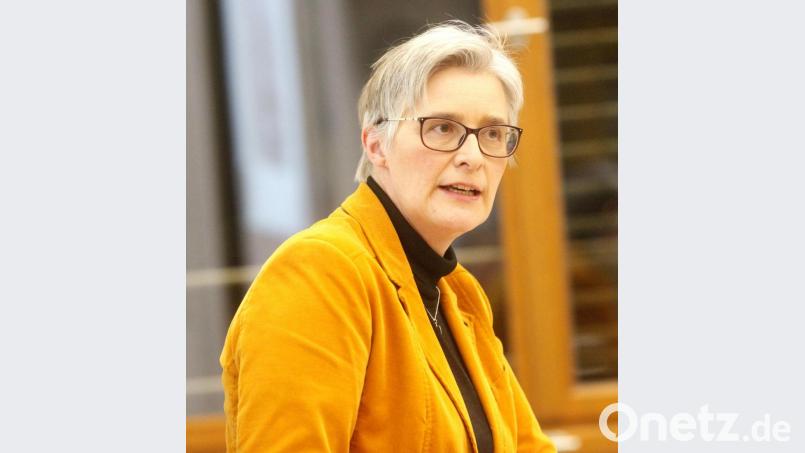 Diplom-Kauffrau Christiane Kickum rät den Nabburger Netzwerkern zu enger Zusammenarbeit mit der Stadt. Bild: Hirsch