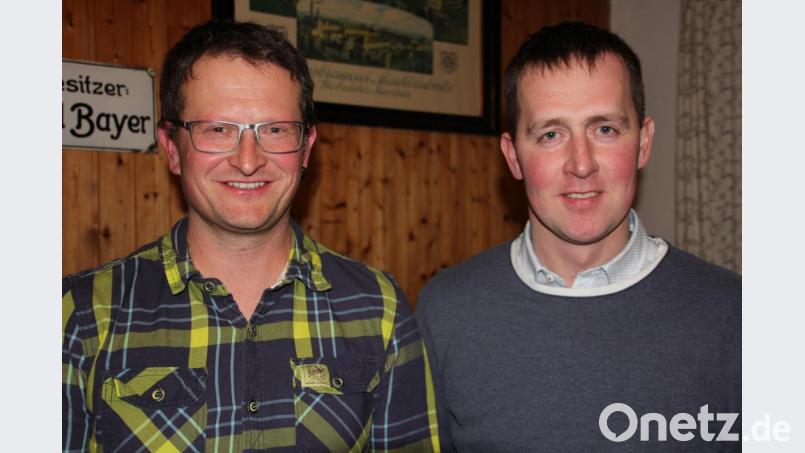 Thomas Scharnagl (links) und Helmut Grillmeier wurden in den Beirat des Rinderzuchtverbandes Oberpfalz gewählt. Bild: kro