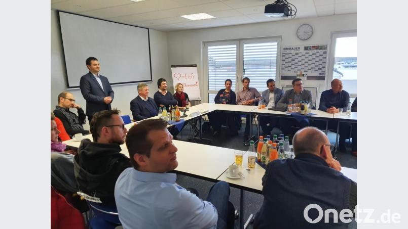 28 Unternehmer haben sich beim Unternehmer-Dialog eingefunden. Bild: exb