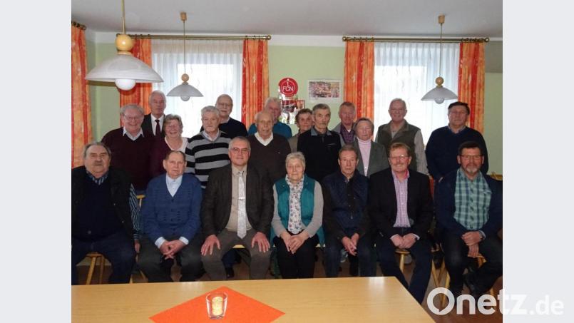 Beim Obst- und Gartenbauverein Pfreimd wurden Mitglieder für 40 Jahre Vereinszugehörigkeit geehrt. Bild: hm