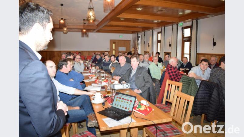 Aufmerksam verfolgten an die 50 Mitglieder des Erzeugergemeinschaft für Qualitätskartoffeln den Ausführungen der Referenten. Bild: bnr