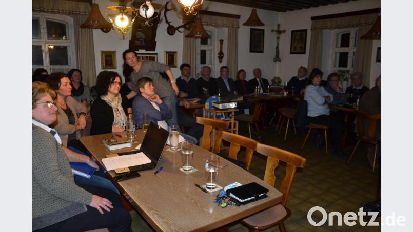 In der Jahreshauptversammlung der &quot;Missionsbrücke&quot; im Gasthaus Bodensteiner in Tröbes zieht der Vorstand eine eindrucksvolle Bilanz. Bild: gi