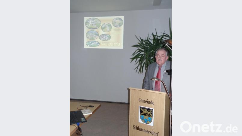 Letztmals gibt Gerhard Löckler als Bürgermeister in einer Bürgerversammlung einen Rechenschaftsbericht und ist mit dem abgelaufenen Jahr, was umgesetzt und angestoßen wurde, im Großen und Ganzen zufrieden. Bild: br
