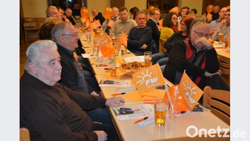 Rund 50 Besucher waren am Mittwochabend zum Wahlkampfauftakt der Freien Wähler Mitterteich gekommen. Bild: jr