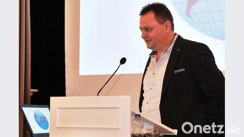 Über das Thema &quot;Landwirtschaft: Einblicke in Produktion und Management&quot; referierte Landwirt Andreas Fischer aus Freudenberg. Bild: Peter Ringeisen/exb