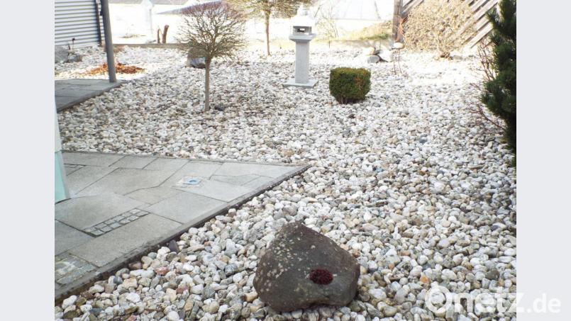 Steingärten vor dem Haus sind offenbar in Mode gekommen. Der Gemeinderat Kümmersbruck empfiehlt, darauf zu verzichten, sieht aber von einem Verbot ab. Bild: e