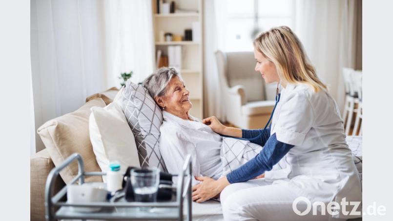 Ambulante Pflege in den eigenen vier Wänden Bild: ©Halfpoint - stock.adobe.com