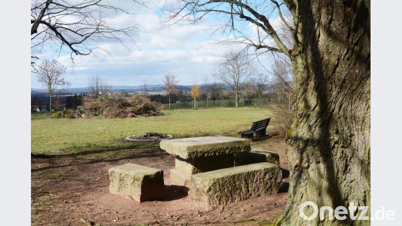 In der Nähe des "Steinernen Tischs" im Osten Weidens soll der Süd-Ost-Link verlaufen. Die CSU fordert nun die Stadt auf, juristische Schritte dagegen zu prüfen. Bild: Gabi Schönberger