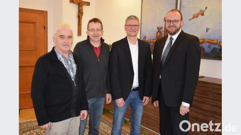Zum Antrittsbesuch bei Landrat Andreas Meier wird Arno Speiser von KJR-Geschäftsführer Martin Neumann und KJR-Vorsitzendem Rupert Seitz (von rechts) begleitet. Bild: rs