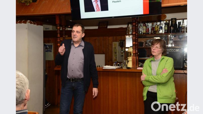 SPD-Bürgermeisterkandidat Werner Rieß und die FWG unter Führung von Claudia Poxleitner gehen gemeinsam in den Kommunalwahlkampf 2020. Bild: bey