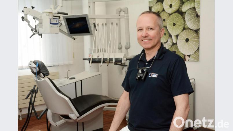 Dr. Stefan Ullrich ist Zahnarzt und Spezialist für Implantologie in Weiden. Bild: Gabi Schönberger