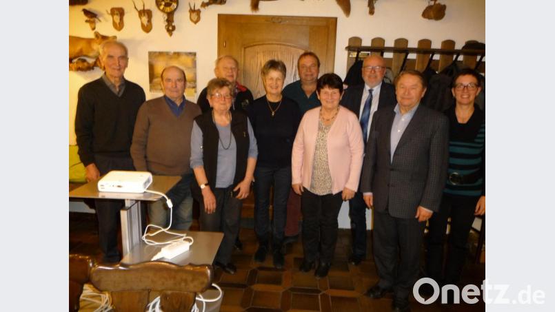 Ehrung bei den Gartlern: Von links Alfred Kustner, Georg Presl, Margarete Müller, Hans Gmeiner, Hildegard Geismann, Klaus Herbst, Marianne Zangl, Hans-Jürgen Reitzenstein, Gerhard Doleschal und Michaela Basler. Bild: exb