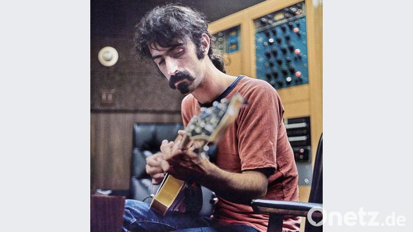 Maestro Frank Zappa bei der Arbeit. Bild: Bill Gubbins