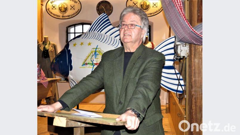 "Mein Ratschlag wird nicht immer angenehm sein", versprach Hans Klupp, bekannt als Kämpfer für die Teichwirtschaft, lachend bei seiner Verabschiedung seinen Nachfolgern, die sich wünschten, dass er ihnen im Hintergrund erhalten bliebe. Bild: ubb