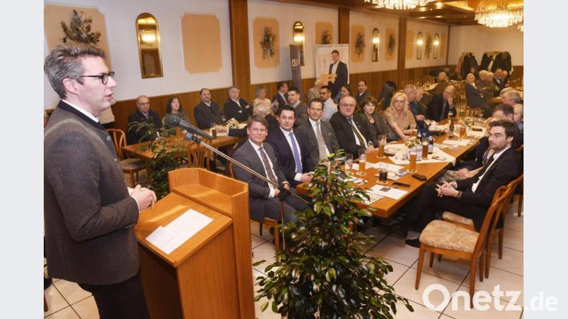 Geschlossenheit und Engagement bescheinigt CSU-&quot;General&quot; Markus Blume den Weidener Parteifreunden im Wahlkampf. Blume ist Festredner beim Ehrenabend am Freitag im Rothenstädter Lehnersaal. Bild: Gabi Schönberger
