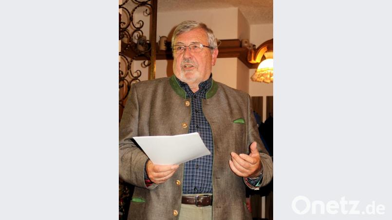 Umfassend berichtete Vorsitzender Otmar Zeitler bei der Jahreshauptversammlung der Siedlergemeinschaft Friedenfels über die Aktivitäten in Landes- und Ortsverband. Bild: bsc