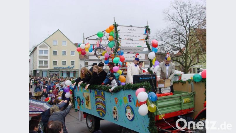 So war der Faschingszug im Jahr 2003 am Faschingsdienstag in Pfreimd unterwegs. Bild: hm