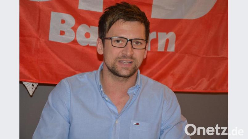 SPD-Bürgermeisterkandidat Wolfgang Pötzl stellte am Freitagabend sein Wahlprogramm für die kommenden sechs Jahre vor. Der 36-jährige will der erste SPD-Bürgermeister in Konnersreuth werden. Bild: jr