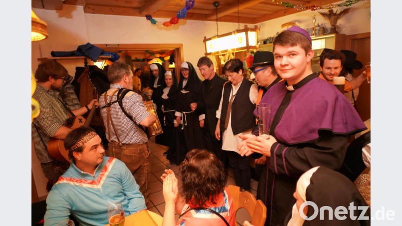Spaß pur gibt es beim Feuerwehr-Hausfasching beim Wirtsheiner in Spielberg. Bild: fvo