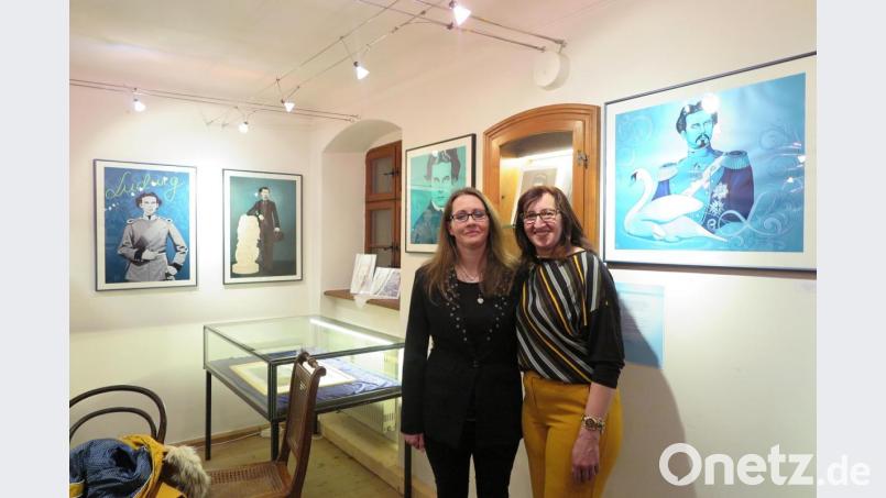 Sandra Doß und Marion Schmid (von rechts) hatten die Ausstellung „Träumerei und Mythos“ im Museum ermöglicht. Bild: jzk