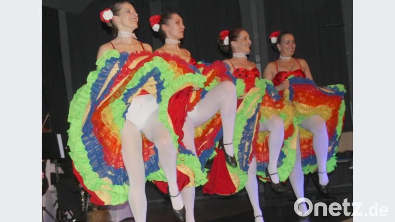 Die Balletteusen beim Cancan. Bild: Schönberger, Ferdinand [fsb]