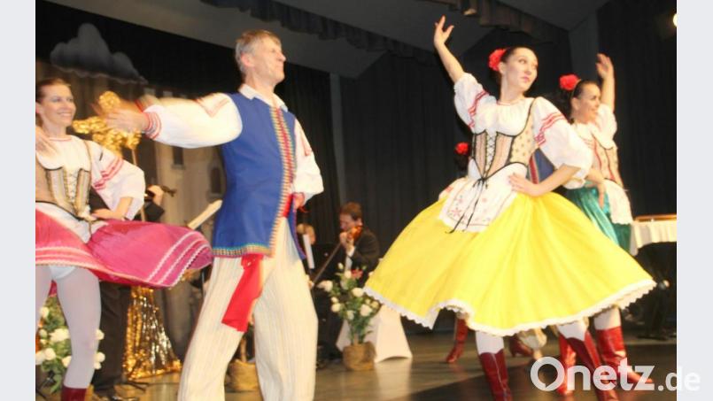 Ein farbenprächtiger Csárdás. Bild: Schönberger, Ferdinand [fsb]